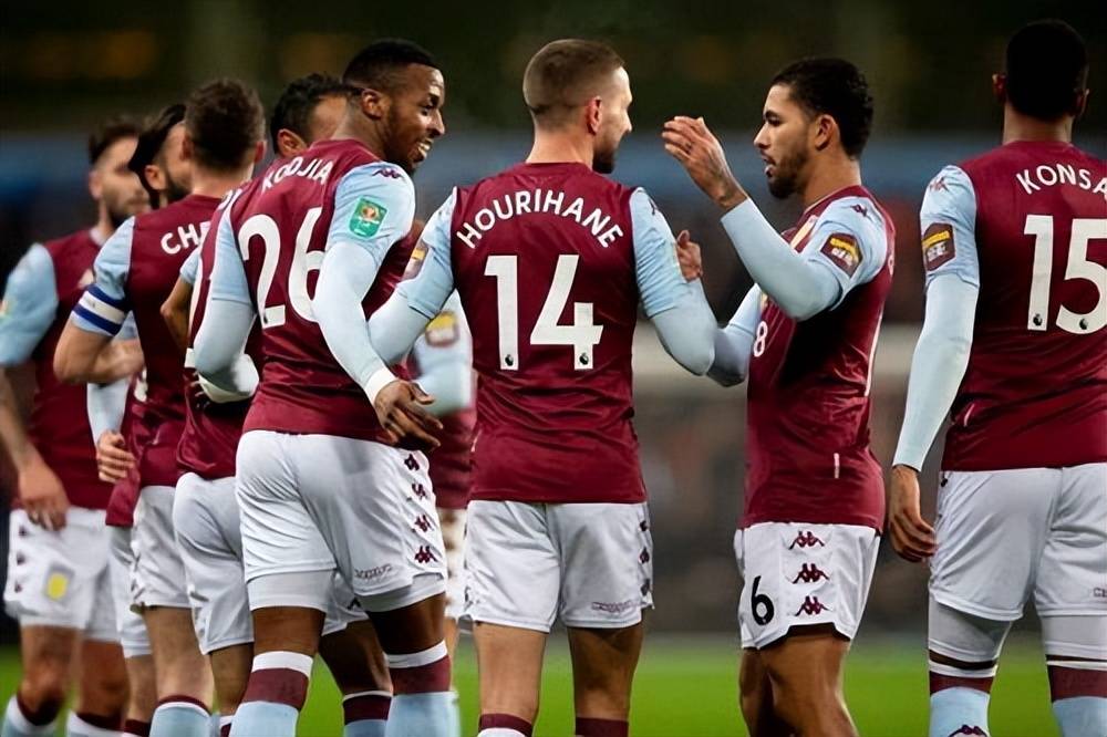 6场贡献9球1助攻，卡扎伊什维利当选中超9／10月最佳球员