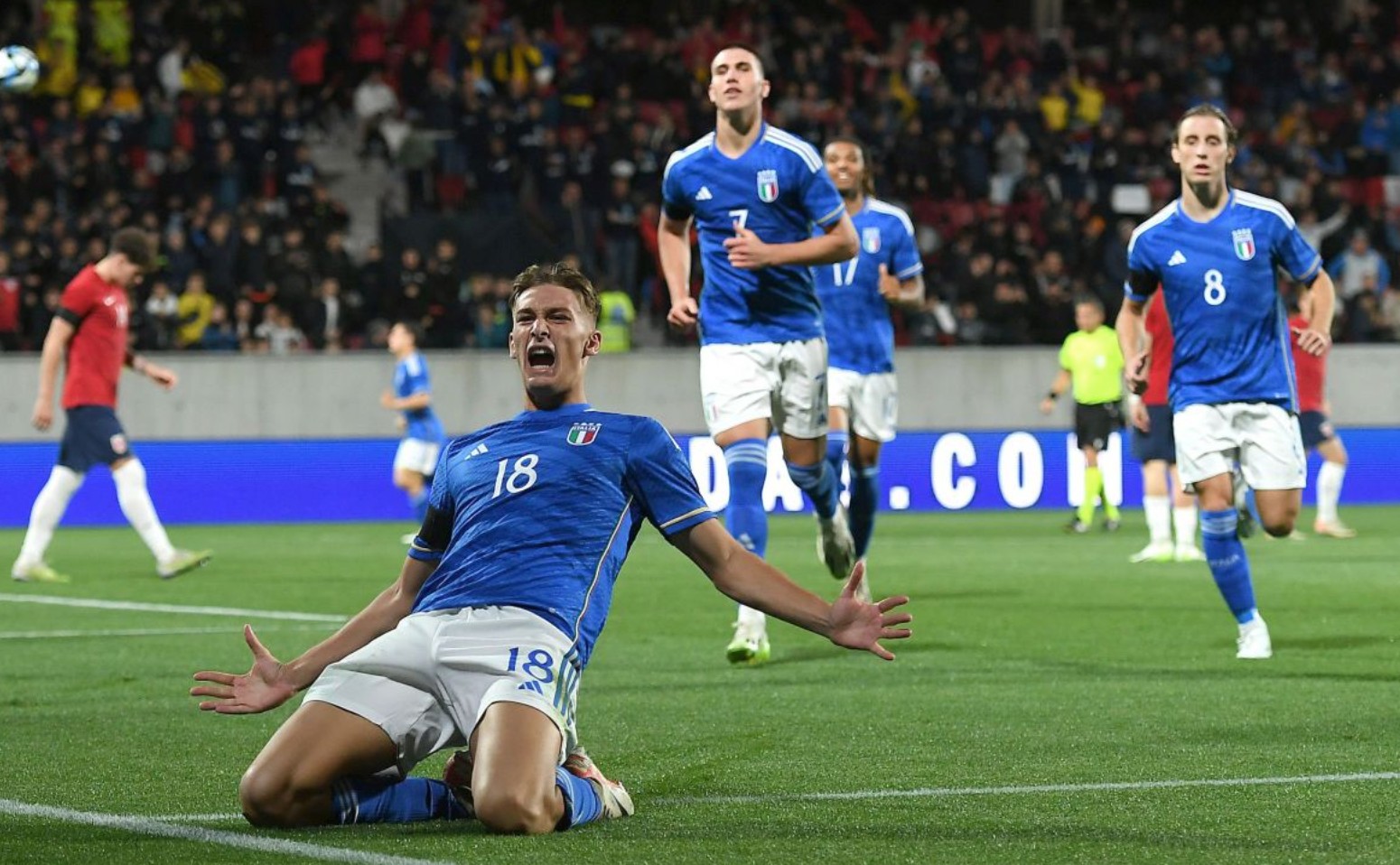 效率5年最低！西媒：丢掉金球后维尼持续走低，17场未进球（五年最差表现！西媒：金球失意后维尼状态走低，17战颗粒无收）