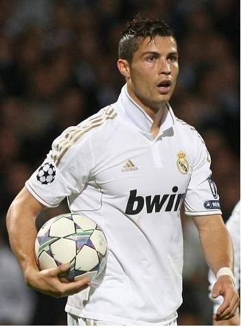 杰拉德：随时等待利物浦的召唤，但不希望俱乐部解雇斯洛特（杰拉德：愿随时为利物浦效力，但不愿见斯洛特下课）