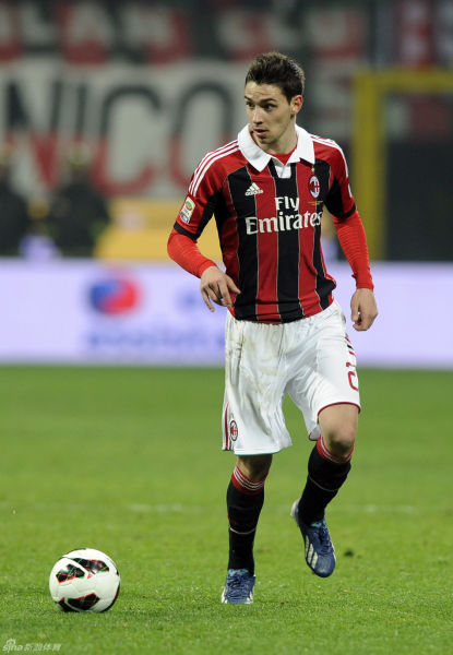 平均23.34岁，巴萨昨日首发阵容是队史近95年最年轻11人