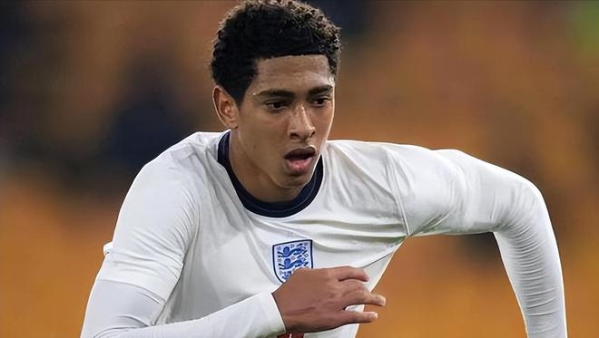 记者：哲凯赖什没参加欧冠赛前最后一练，此前曾感到肌肉不适（记者：因肌肉不适，哲凯赖什缺席欧冠赛前最后一次训练）