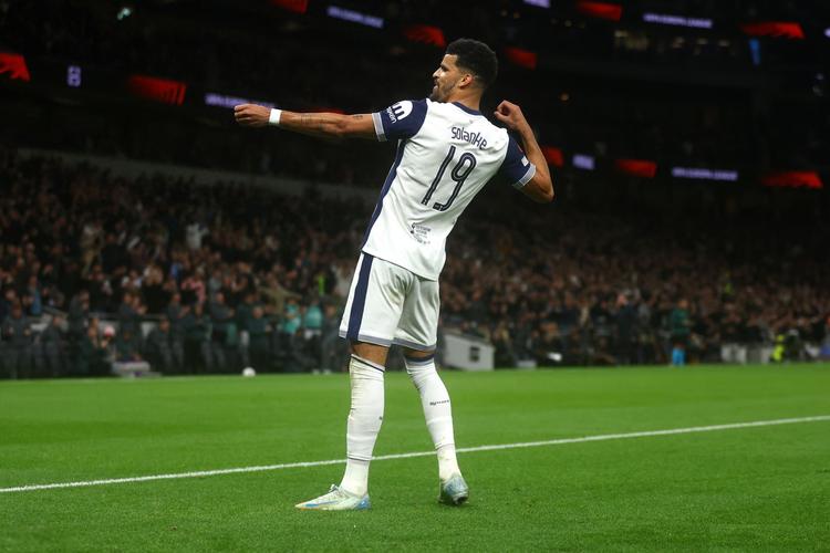 大罗：国王联赛为足球注入新的文化，会把小熊、拉菲都请来（大罗：国王联赛正为足球注入新文化，将邀请小熊和拉菲参与）