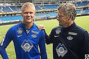 博主：日本U15有14人首次入选，首战国足U15三球取胜（博主称日本U15迎来14名首次入选球员，首战净胜三球击败国足U15）