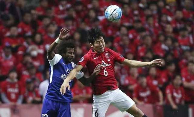 篮球湖人主力球员场上状态火热