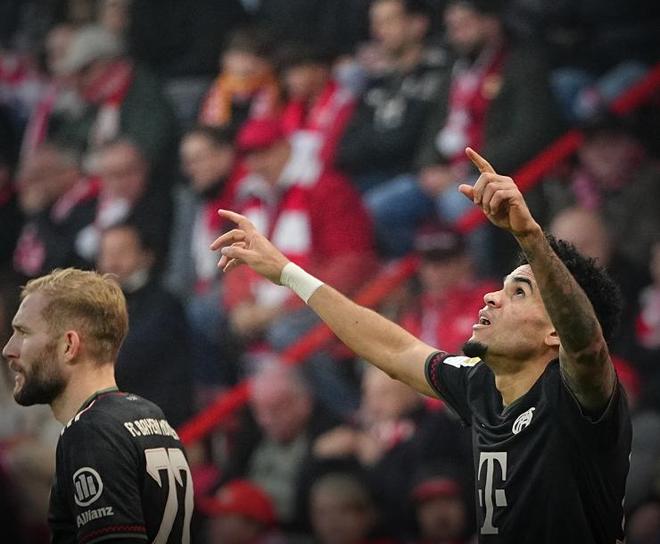 巴萨追平82年前神迹！25年37场西甲皆进球斩获102球（巴萨追平尘封82年纪录！近37场西甲场场破门狂砍102球）