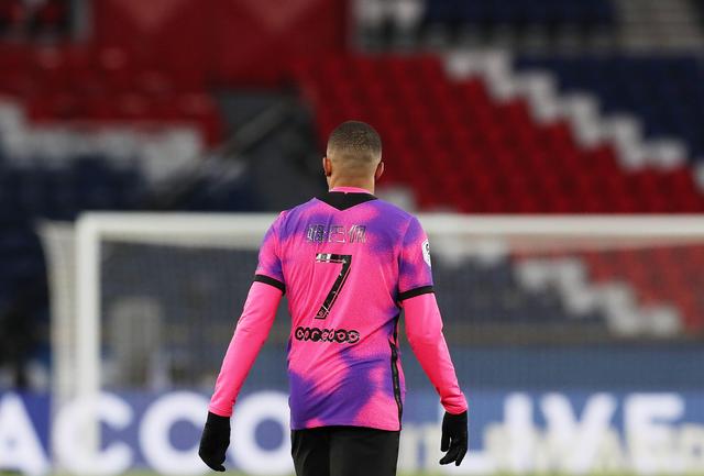 友谊赛半场：希门尼斯+洛萨诺屡造险，墨西哥暂0-0乌拉圭（友谊赛半场：希门尼斯、洛萨诺连连制造险情，墨西哥与乌拉圭暂互交白卷）