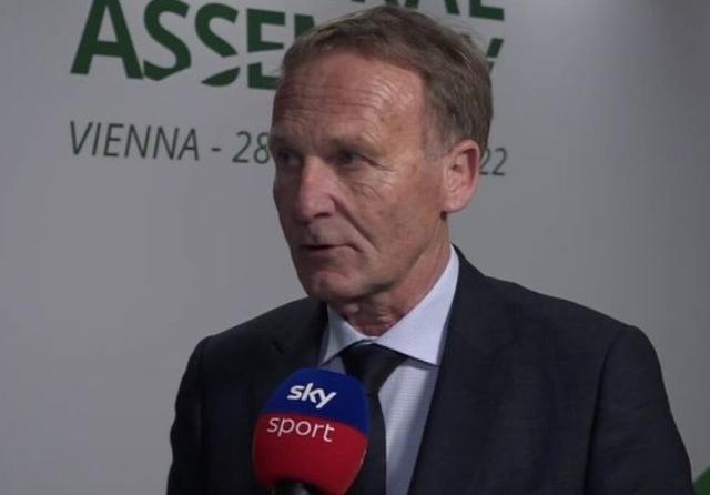 RMC：姆巴佩在上周联赛遭受膝盖撞击，并最终带伤踢完比赛