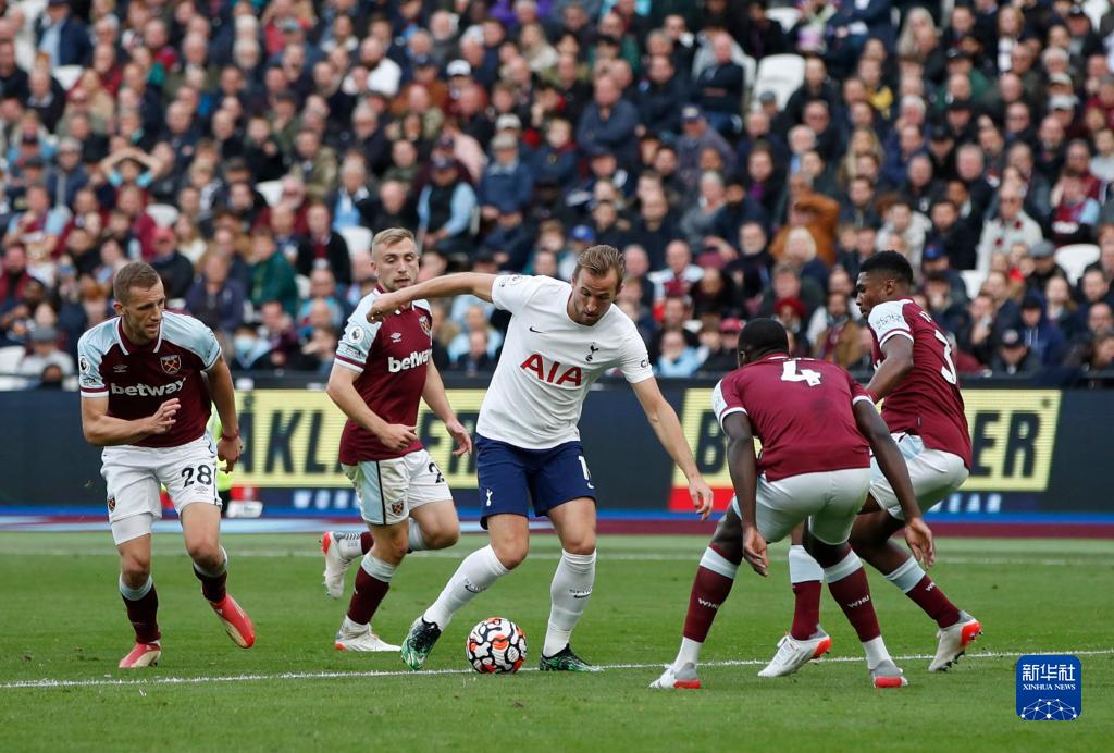 若拜仁不输海登海姆，将队史第3次实现德甲客场全年不败（若能挺过海登海姆之战，拜仁将第三次收获德甲客场全年不败）