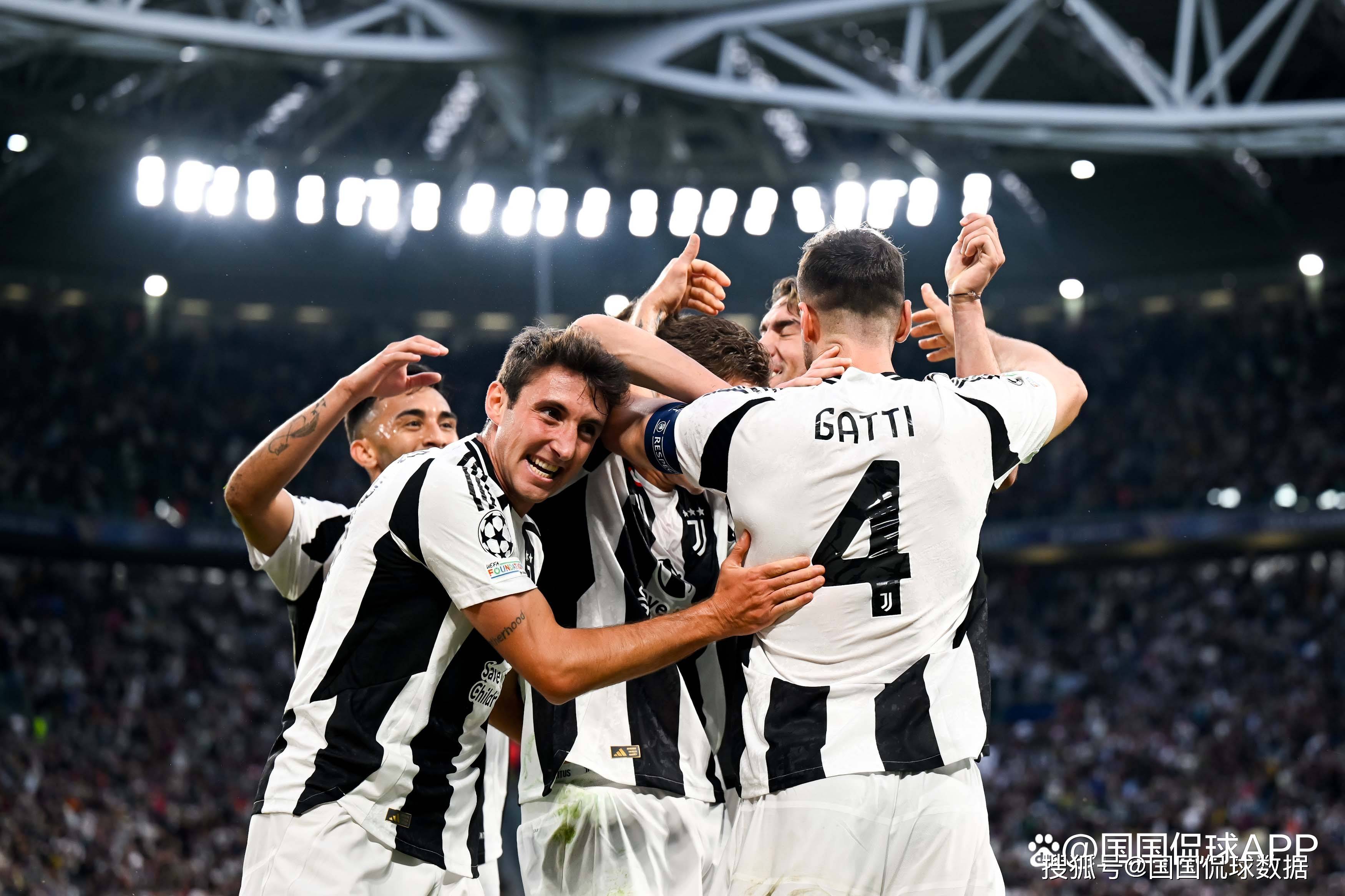 阿德里亚诺：感谢球迷还称我为皇帝；伊布是我合作过最强队友