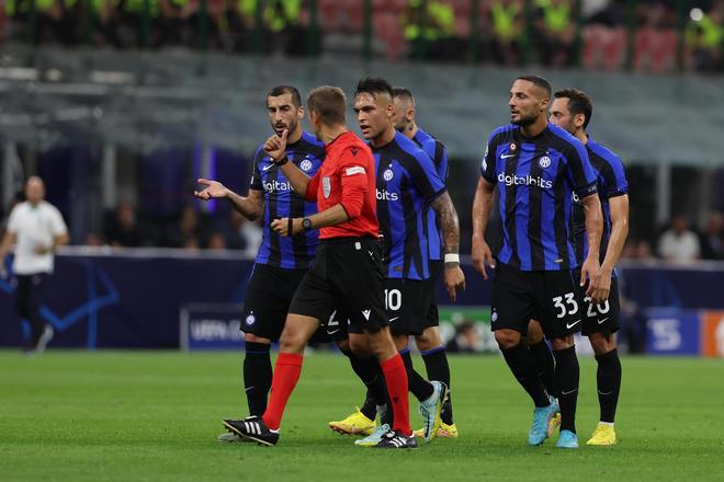 巴萨旧将：足球世界没人能达到梅西的高度，他让我们变得更好（前巴萨球员：足坛无人触及梅西的高度，他让我们变得更优秀）