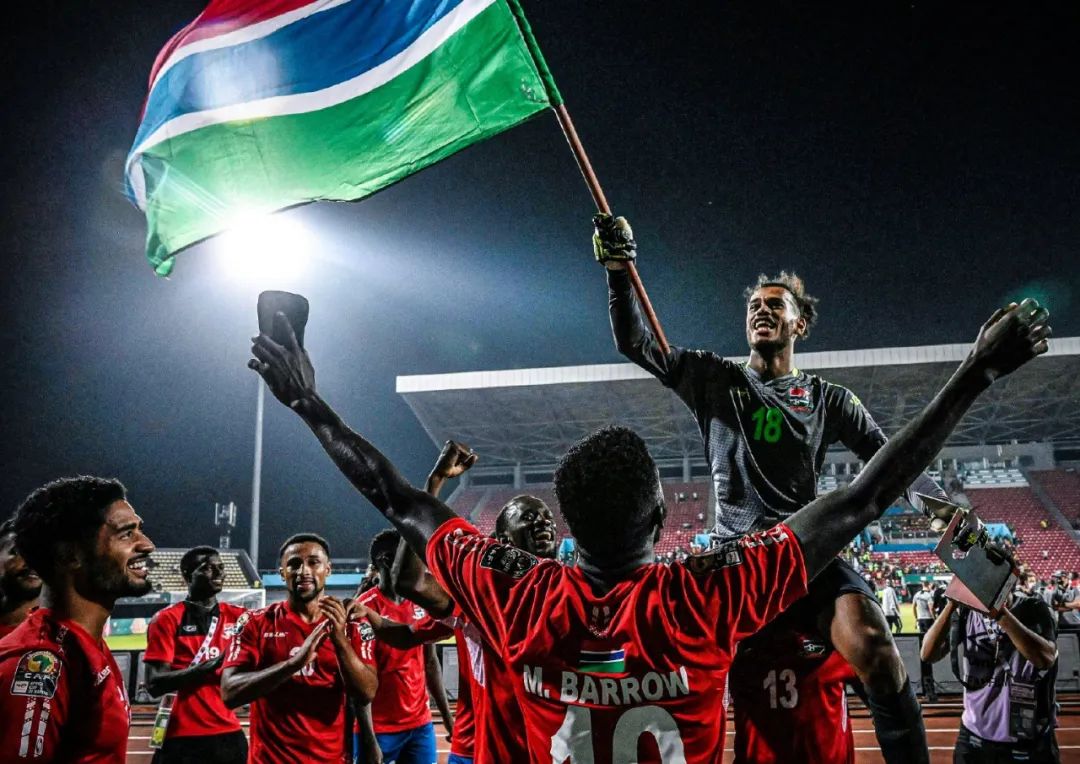 亚冠二级战报：塞鸟建功、柏杨送点染红，国安1-2麦克阿瑟