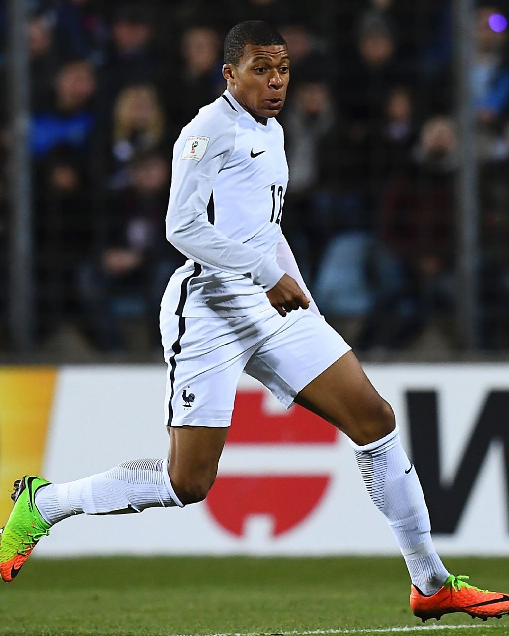 CBA球员伤病更新及赛季影响